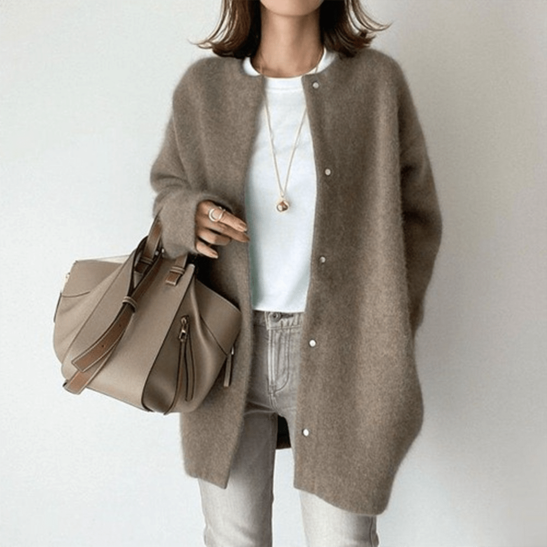 Kardigan Damski | Luźny krój z okrągłym dekoltem i kieszeniami - Arkadya Outlet - Cardigans