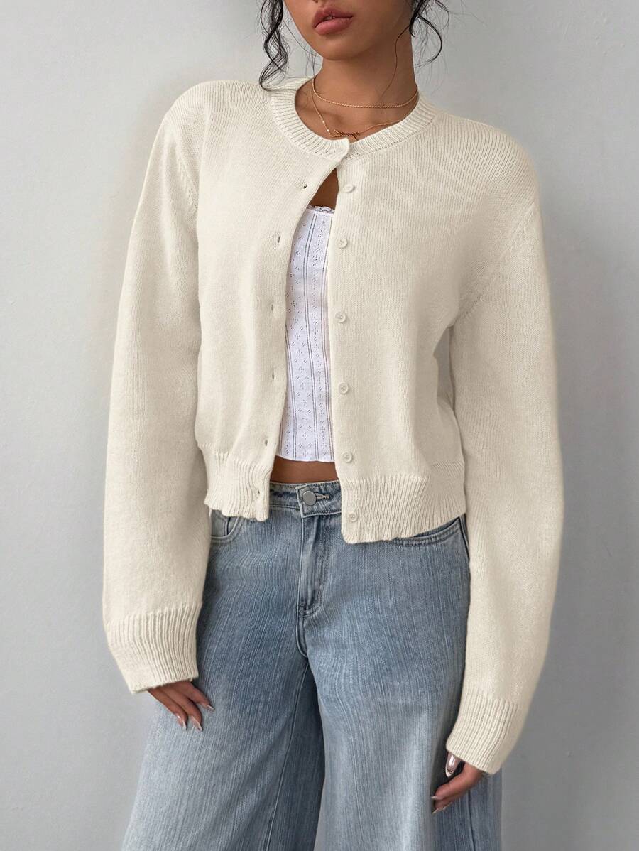 Kardigan Damski | Skrócony krój z okrągłym dekoltem i guzikami - Arkadya Outlet - Cardigans
