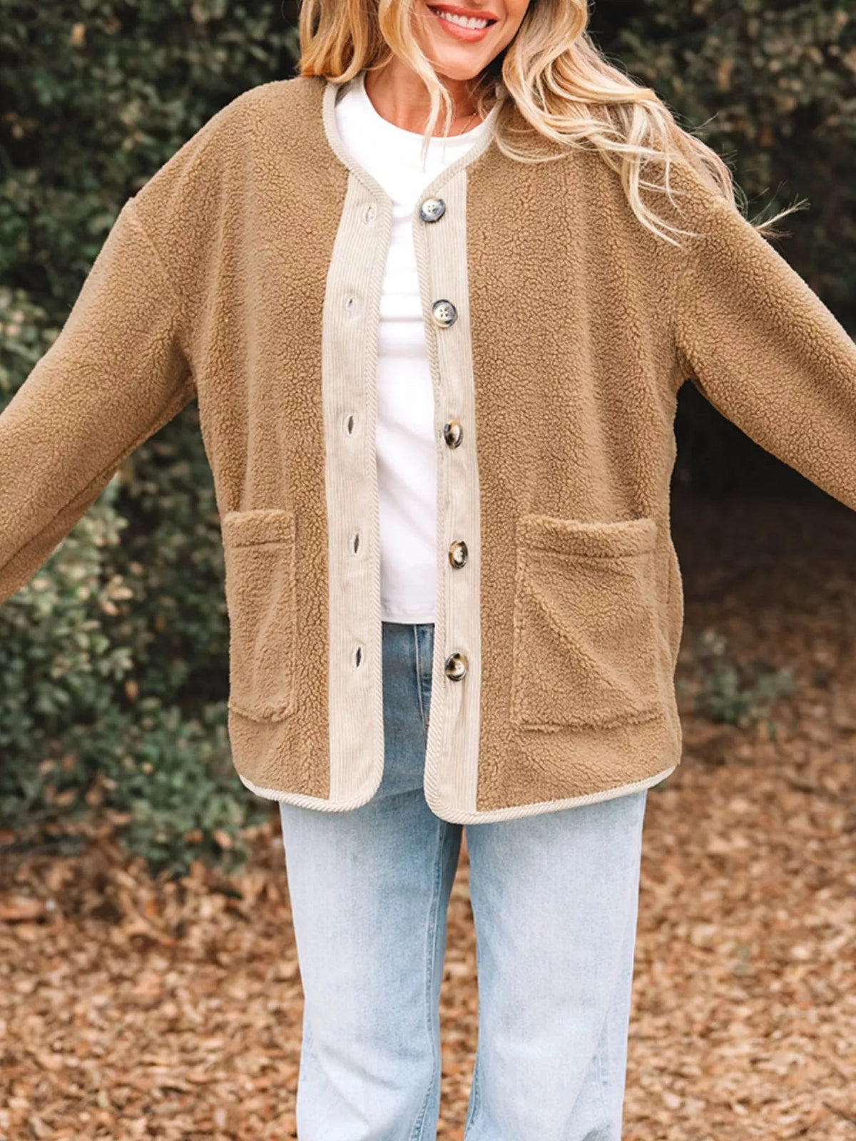 Kardigan damski z guzikami długi rękaw - Arkadya Outlet - Women Jacket