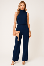 Kombinezon damski bez rękawów z szerokimi nogawkami i dekoltem stójka - Arkadya Outlet - Women Jumpsuit