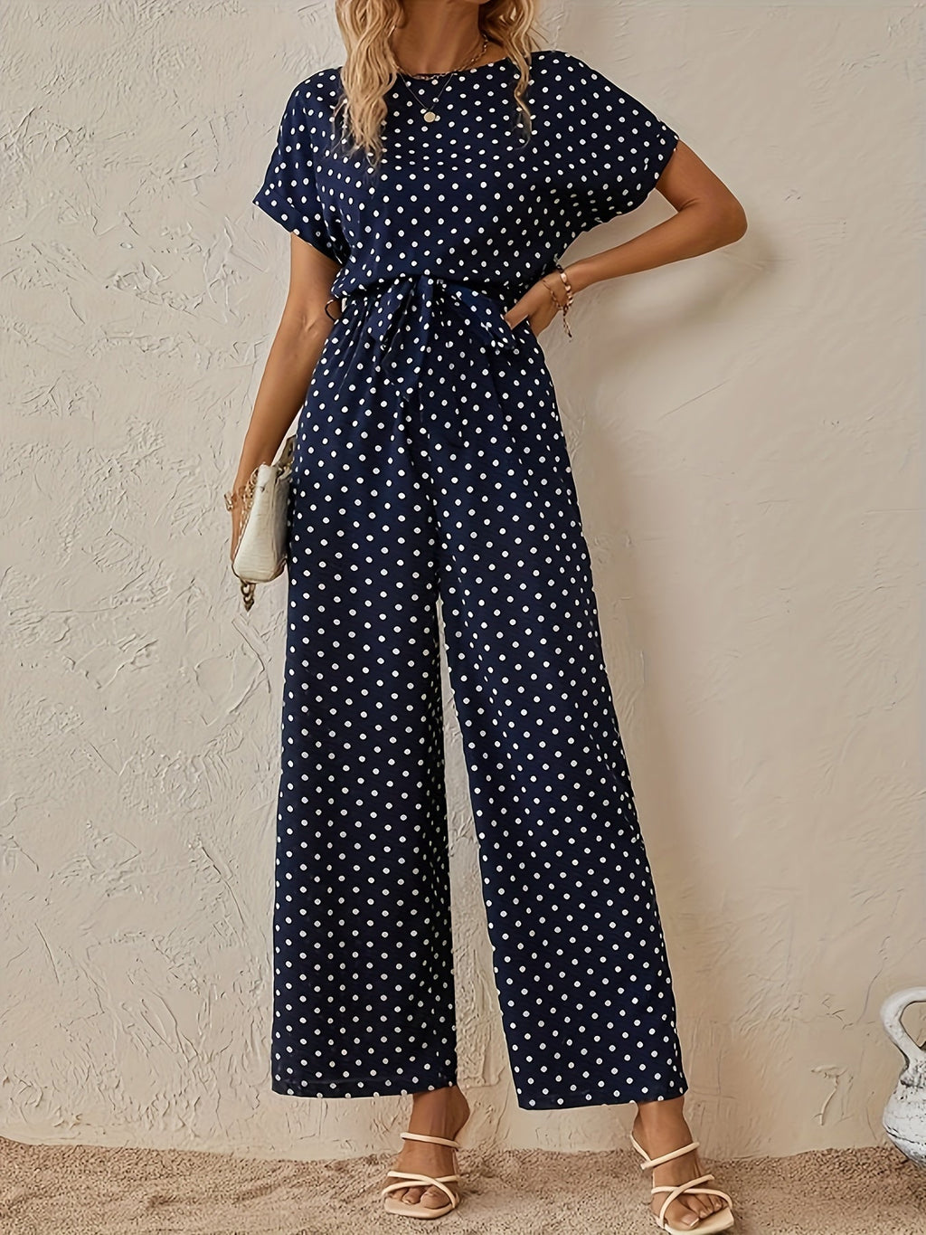 Kombinezon Damski | Szerokie nogawki z pasem wiązanym w talii - Arkadya Outlet - Suits