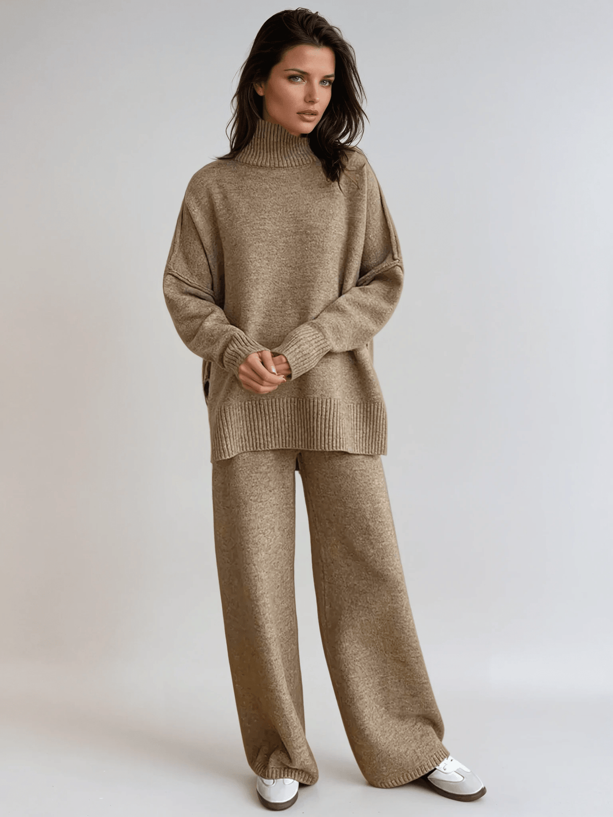 Komplet domowy damski dwuczęściowy z golfem i szerokimi spodniami - Arkadya Outlet - Women Set