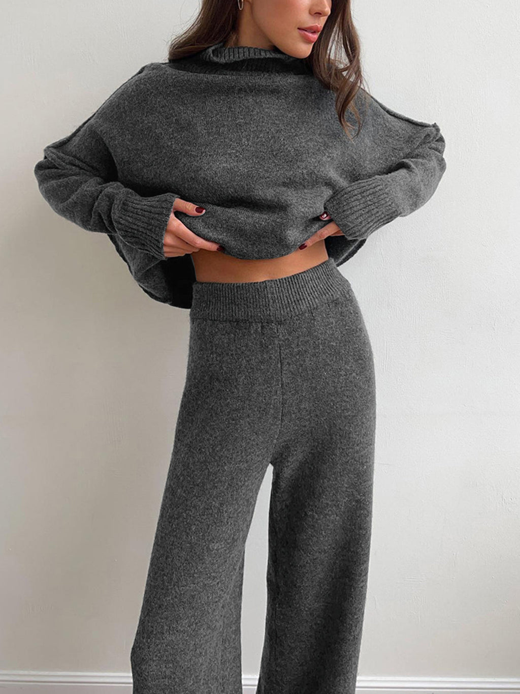 Komplet domowy damski dwuczęściowy z golfem i szerokimi spodniami - Arkadya Outlet - Women Set
