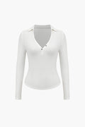 Koszulka polo damska – długi rękaw, dekolt V, guziki - Arkadya Outlet - Women Shirt