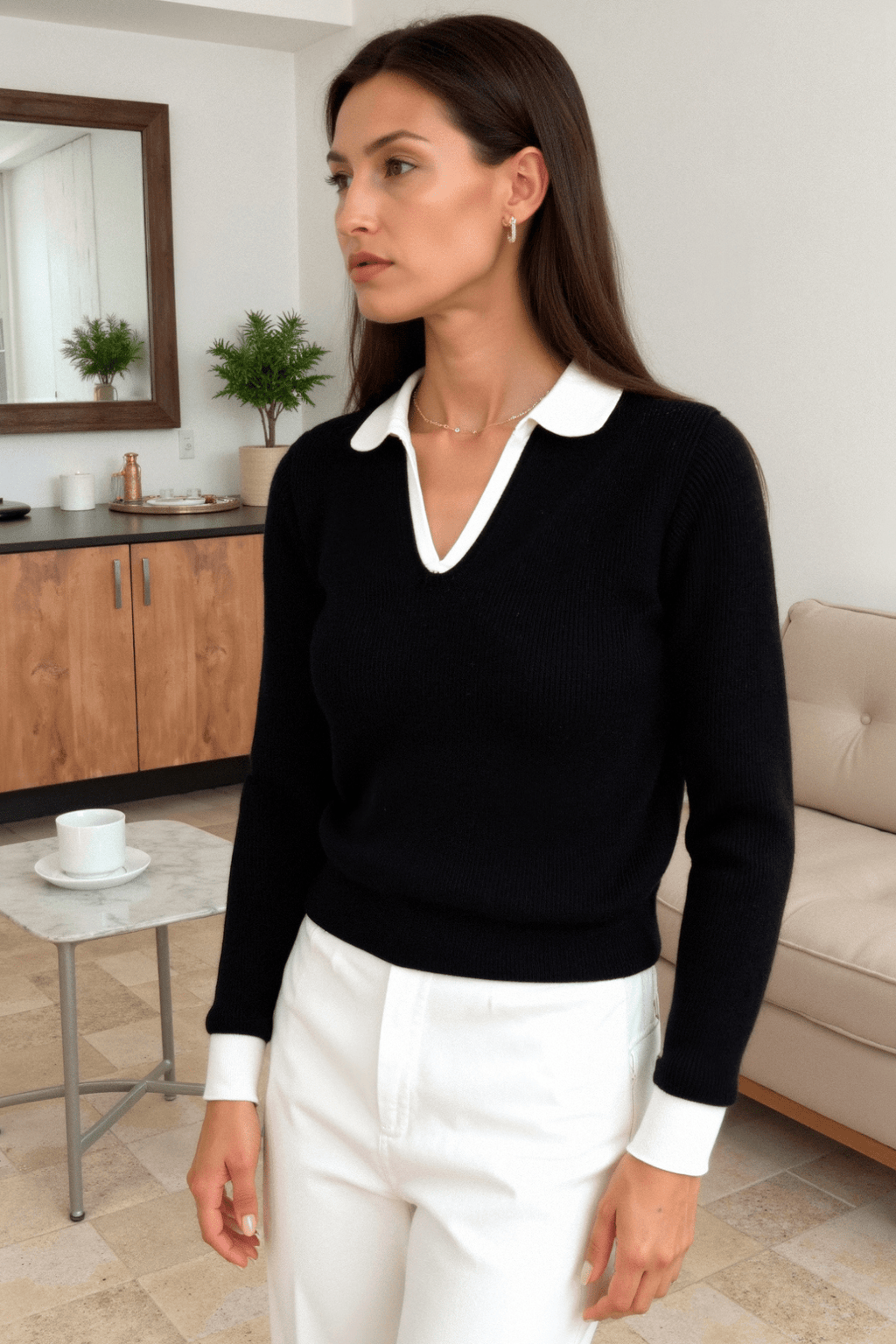 Koszulka polo damska z długim rękawem i kontrastowym kołnierzem - Arkadya Outlet - Women Shirt