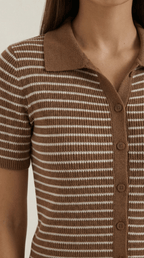 Koszulka polo damska z zapięciem z przodu - Arkadya Outlet - Women Top