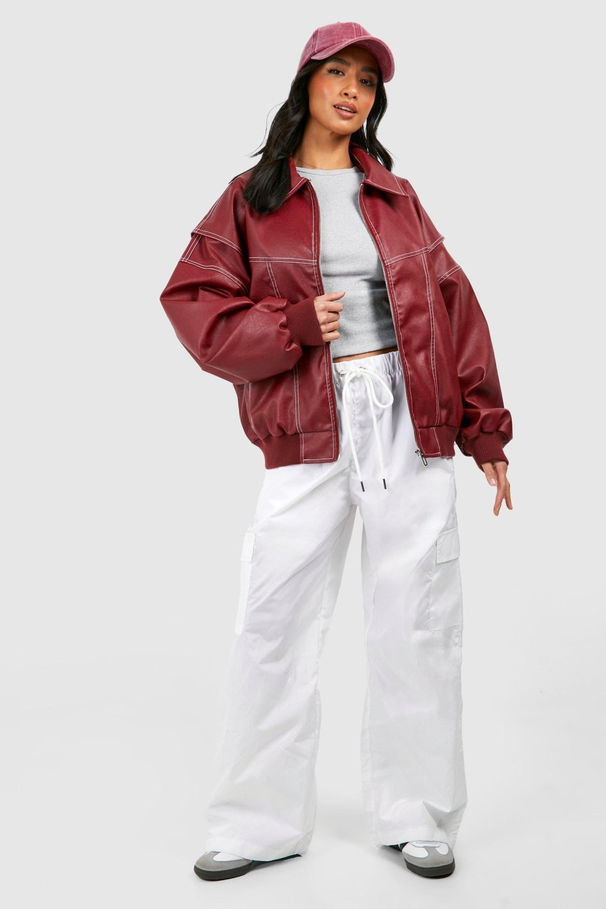 Kurtka Bomber Damska | Oversizowy krój z zamkiem i ściągaczami - Arkadya Outlet - Jackets