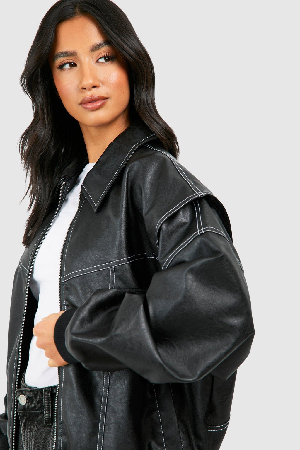 Kurtka Bomber Damska | Oversizowy krój z zamkiem i ściągaczami - Arkadya Outlet - Jackets