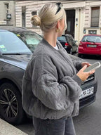 Kurtka Bomber Damska | Pikowany wzór i oversizowy krój - Arkadya Outlet - Jackets
