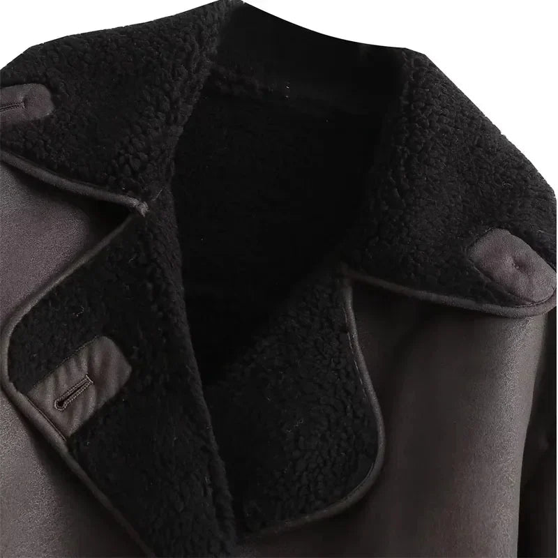 Kurtka Damska | Dopasowany Krój z Szerokim Kołnierzem - Arkadya Outlet - Jackets
