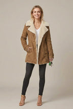 Kurtka Damska Jeansowa | Luźny Krój z Kołnierzem Sherpa - Arkadya Outlet - Jackets