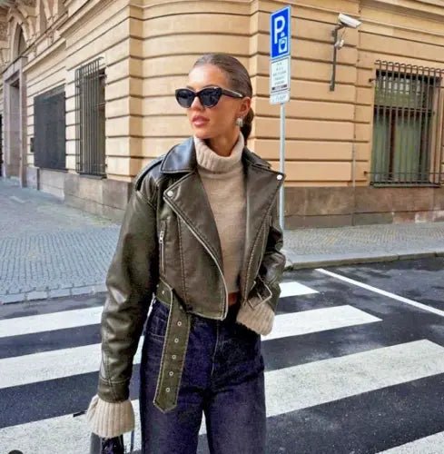 Kurtka damska oversize z paskiem w talii - Arkadya Outlet - Women Jacket