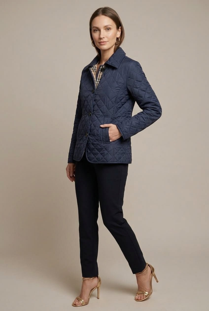 Kurtka Damska | Pikowany fason z kołnierzem i guzikami z przodu - Arkadya Outlet - Jackets