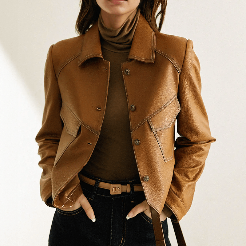 Kurtka damska skrócona – guziki, kołnierz, kieszenie - Arkadya Outlet - Women Jacket