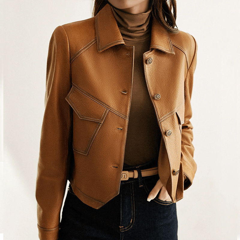 Kurtka damska skrócona – guziki, kołnierz, kieszenie - Arkadya Outlet - Women Jacket