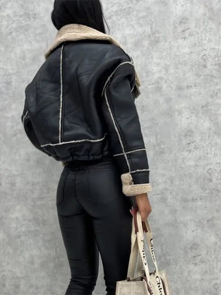Kurtka damska z zamkiem i kieszeniami - Arkadya Outlet - Women Jacket