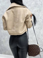 Kurtka damska z zamkiem i kieszeniami - Arkadya Outlet - Women Jacket
