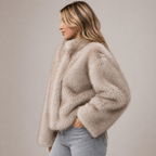 Kurtka Damska ze Sztucznym Futrem | Luźny Krój i Okrągły Dekolt - Arkadya Outlet - Jackets