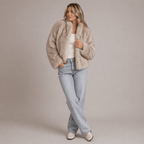 Kurtka Damska ze Sztucznym Futrem | Luźny Krój i Okrągły Dekolt - Arkadya Outlet - Jackets