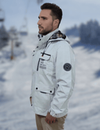 Kurtka Męska Przeciwdeszczowa | Kaptur i Regulowane Mankiety - Arkadya Outlet - Jackets