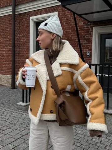 Kurtka Zimowa Damska | Krótki Krój z Luźnym Dopasowaniem - Arkadya Outlet - Jackets