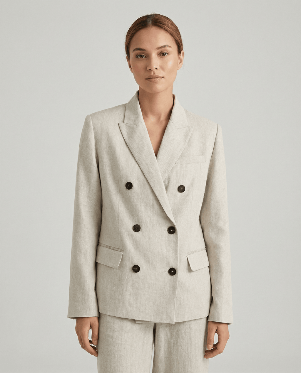 Marynarka damska dopasowana – klapy szpiczaste - Arkadya Outlet - Women Blazer
