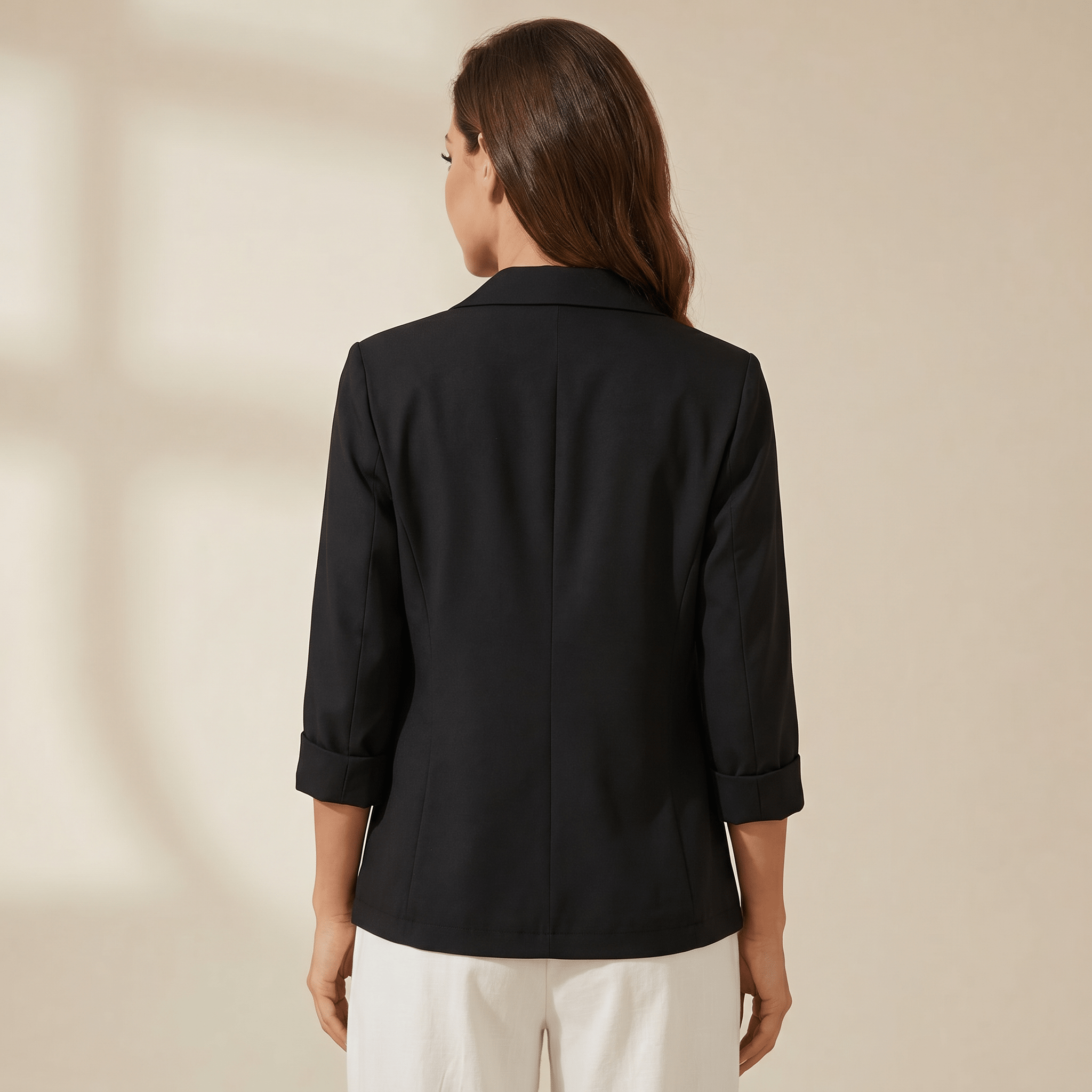 Marynarka damska dopasowana – rękaw 3/4, jeden guzik - Arkadya Outlet - Women Blazer