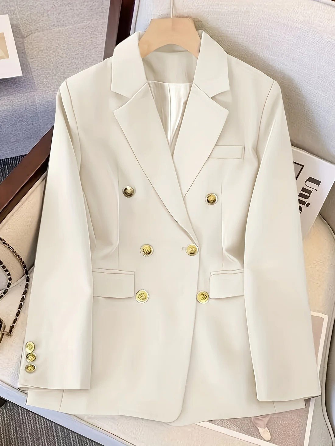 Marynarka damska płaszczowa z dwurzędowym zapięciem – sezon jesienno - zimowy - Arkadya Outlet - Women Blazer
