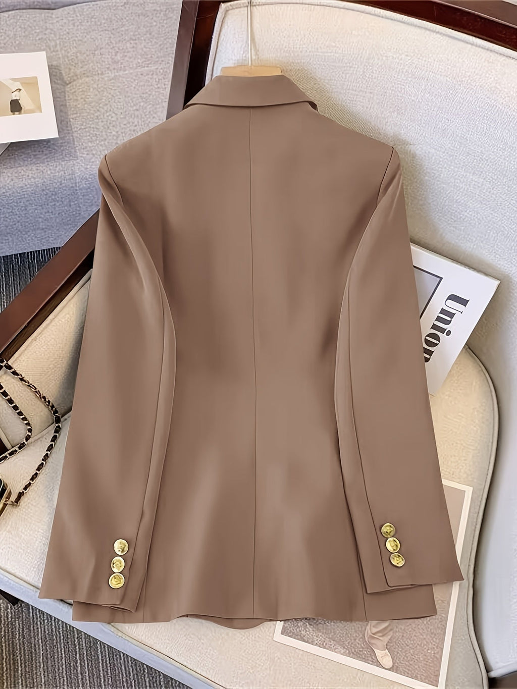 Marynarka damska płaszczowa z dwurzędowym zapięciem – sezon jesienno - zimowy - Arkadya Outlet - Women Blazer