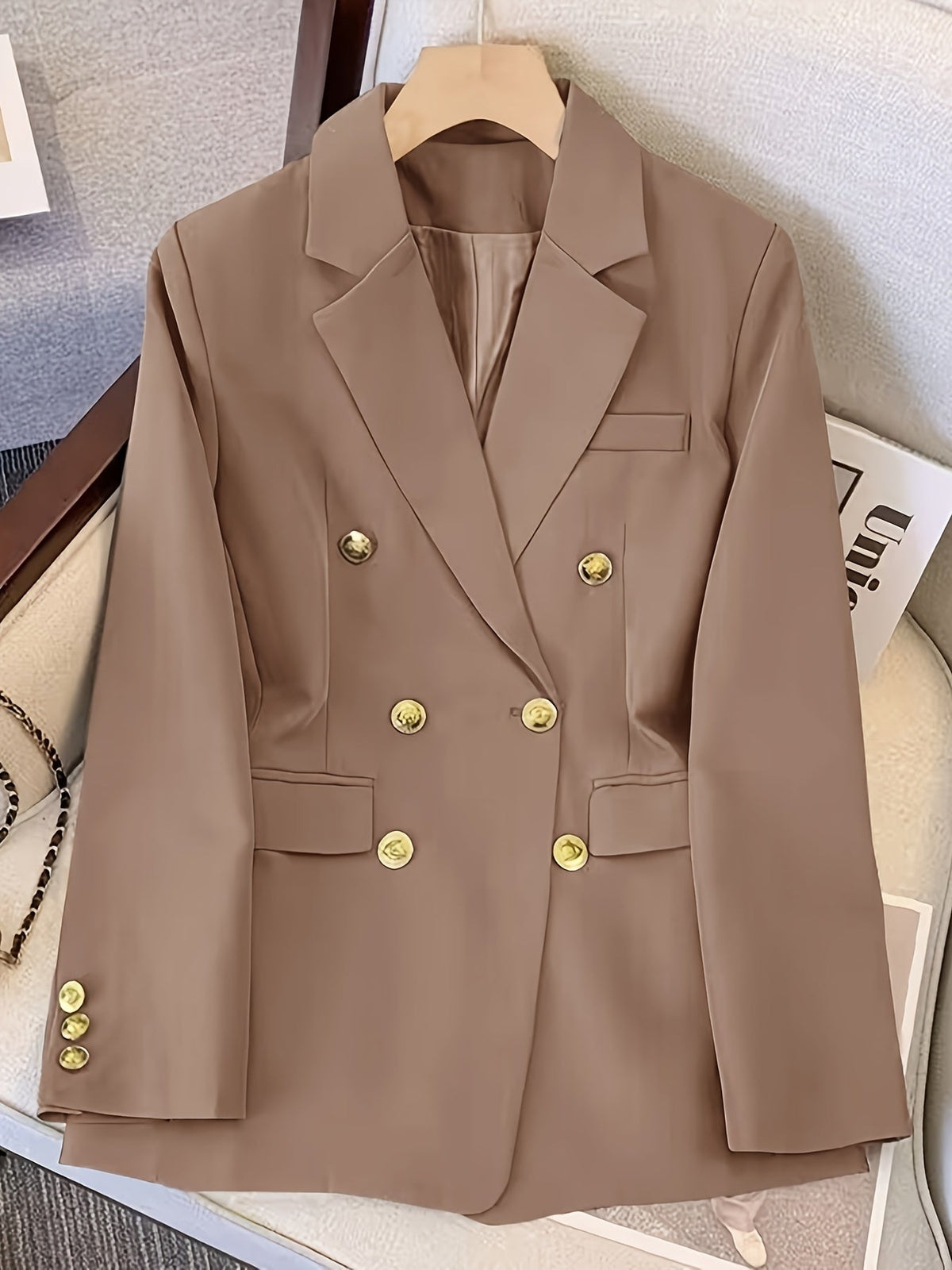 Marynarka damska płaszczowa z dwurzędowym zapięciem – sezon jesienno - zimowy - Arkadya Outlet - Women Blazer