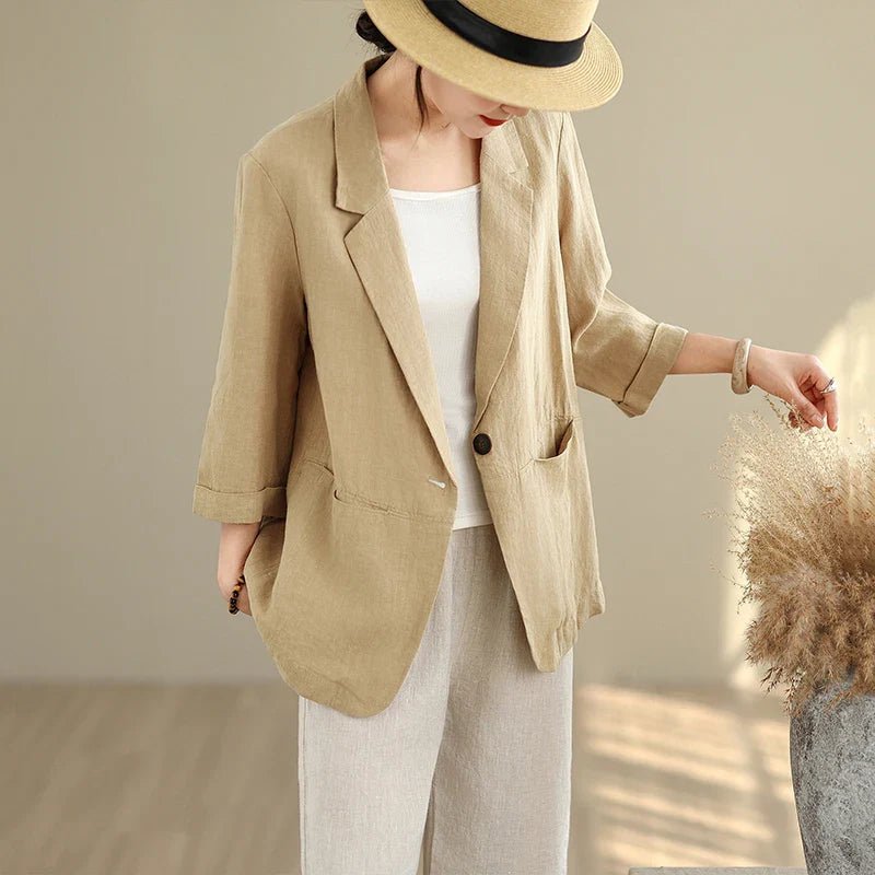 Marynarka damska rękaw 3/4 – dopasowany krój - Arkadya Outlet - Women Blazer