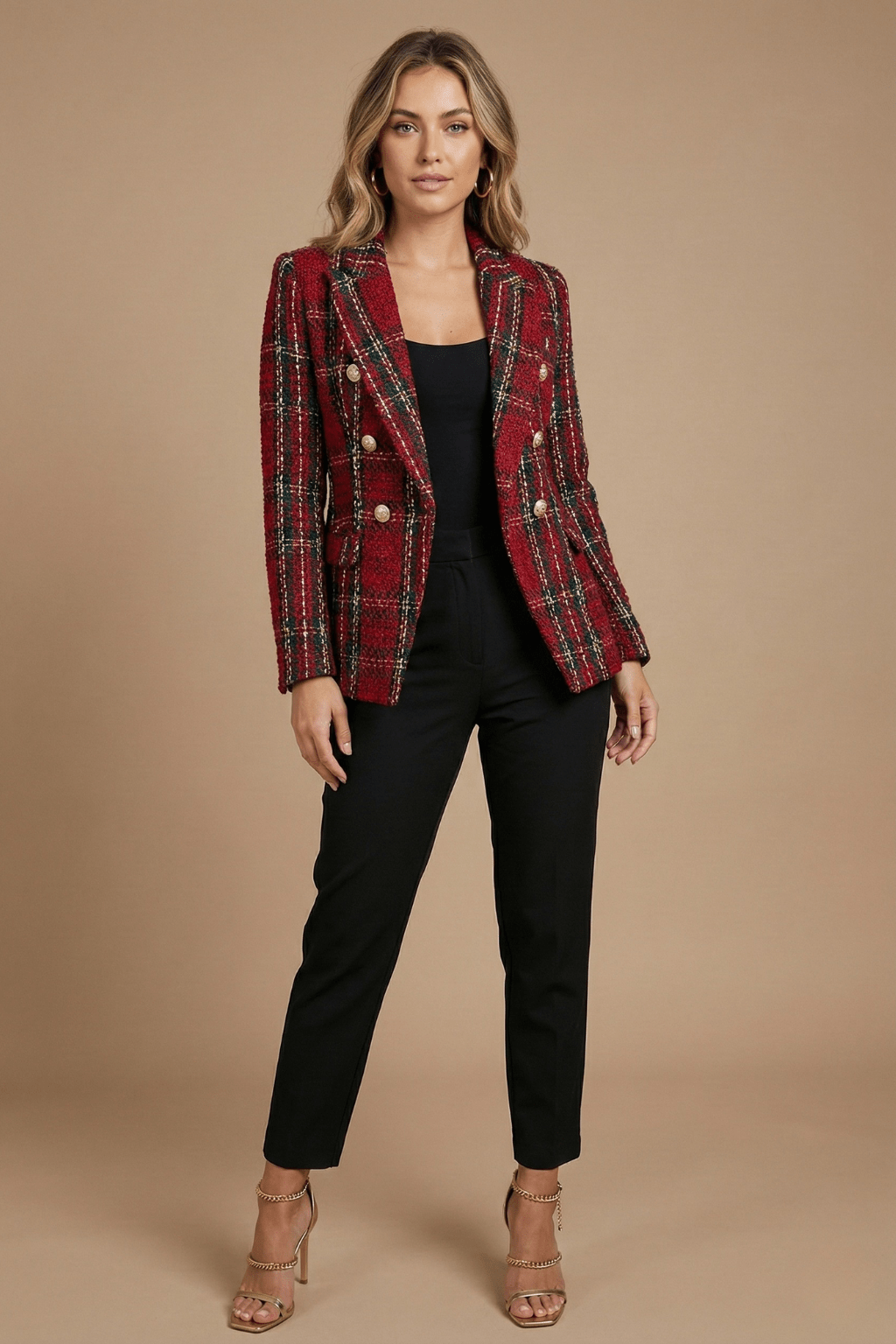 Marynarka damska wydłużona z dwurzędowym zapięciem – do noszenia zapiętej lub rozpiętej - Arkadya Outlet - Women Blazer