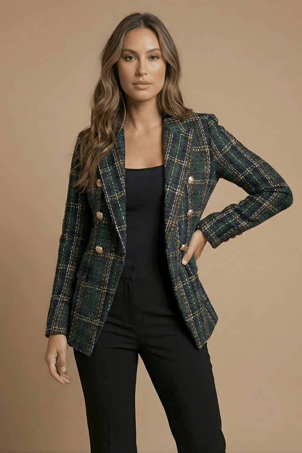 Marynarka damska wydłużona z dwurzędowym zapięciem – do noszenia zapiętej lub rozpiętej - Arkadya Outlet - Women Blazer