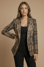 Marynarka damska wydłużona z dwurzędowym zapięciem – do noszenia zapiętej lub rozpiętej - Arkadya Outlet - Women Blazer