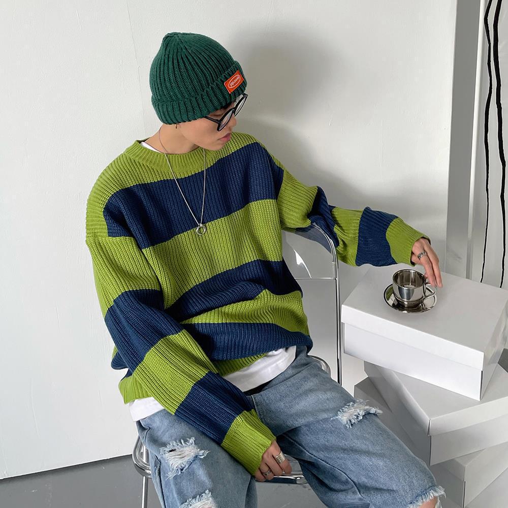 Męski Sweter | Oversizowy Krój z Okrągłym Dekoltem i Paskami - Arkadya Outlet - Sweaters
