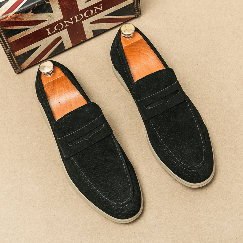 Mokasyny męskie wsuwane ze sztucznego zamszu – przeszycia - Arkadya Outlet - Men Shoes