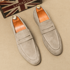 Mokasyny męskie wsuwane ze sztucznego zamszu – przeszycia - Arkadya Outlet - Men Shoes