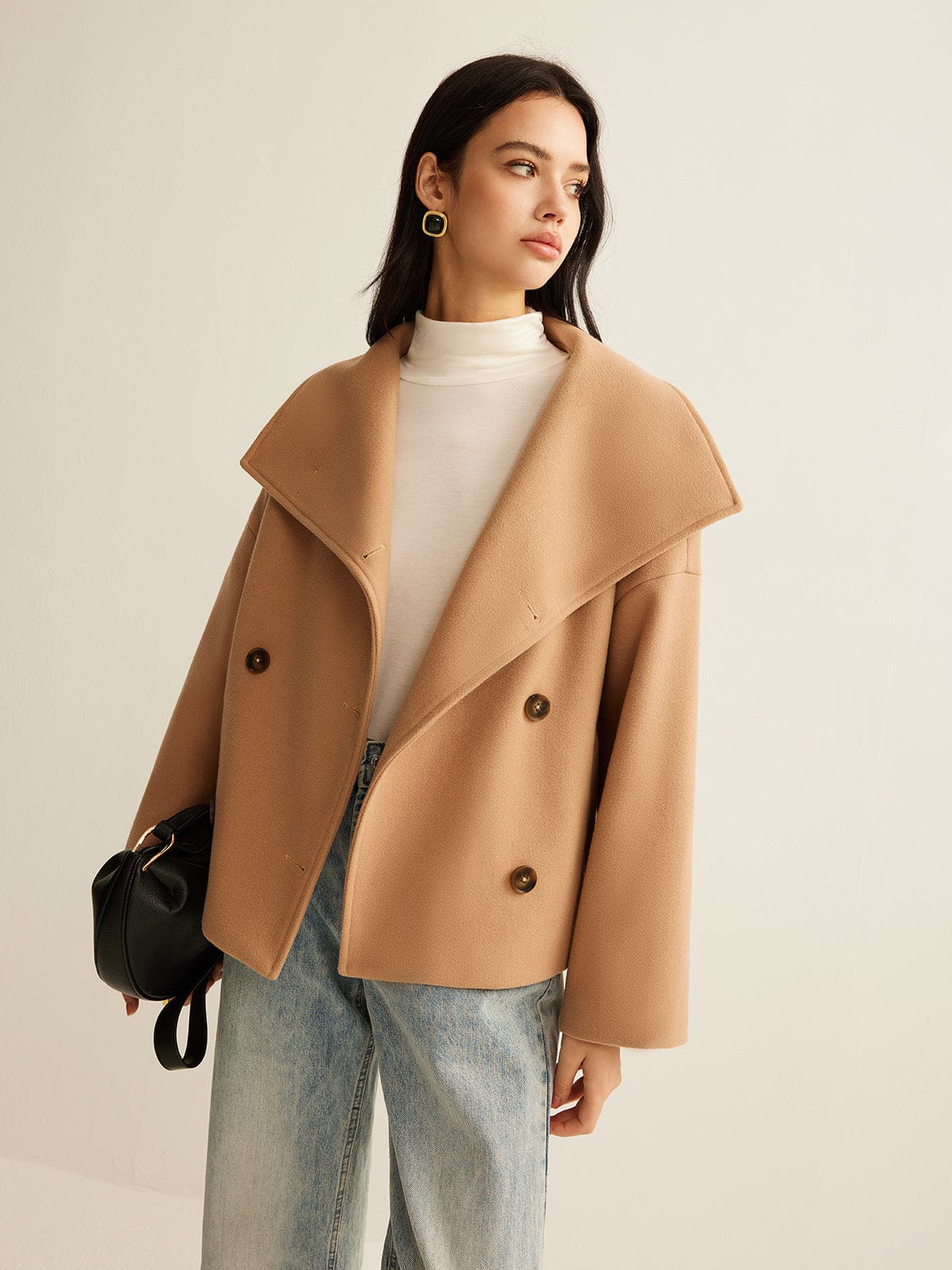 Płaszcz damski krótki dwurzędowy - Arkadya Outlet - Women Coat