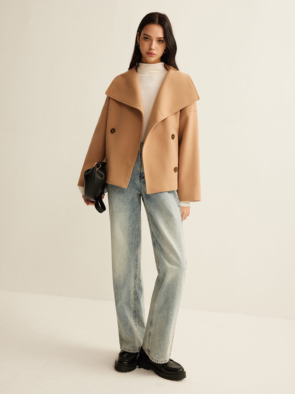 Płaszcz damski krótki dwurzędowy - Arkadya Outlet - Women Coat