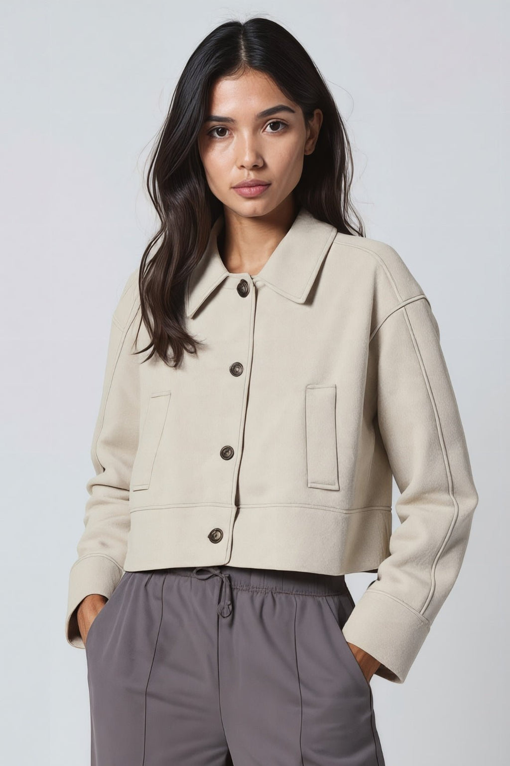Płaszcz damski krótki z zapięciem na guziki - Arkadya Outlet - Women Jacket