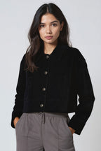 Płaszcz damski krótki z zapięciem na guziki - Arkadya Outlet - Women Jacket