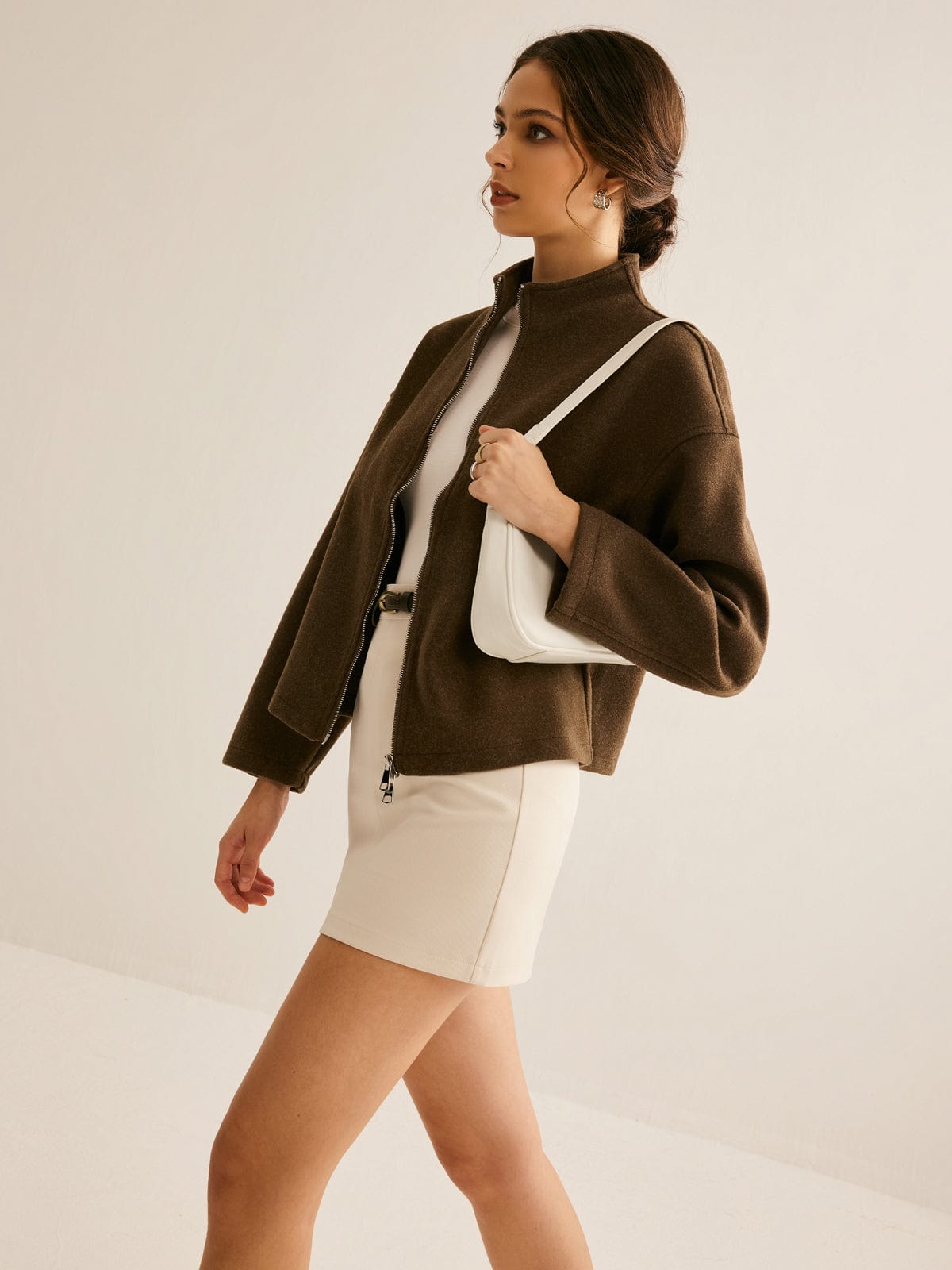 Płaszcz damski krótki ze stójką i zamkiem - Arkadya Outlet - Women Coat