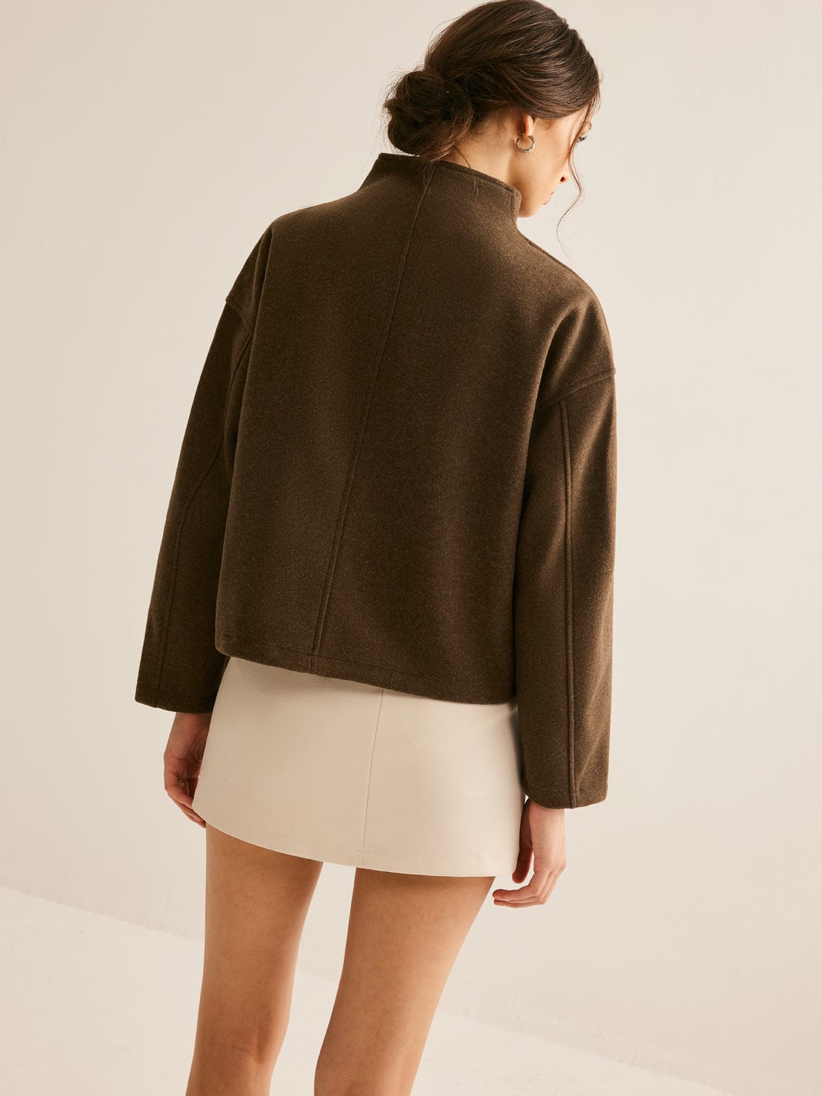 Płaszcz damski krótki ze stójką i zamkiem - Arkadya Outlet - Women Coat