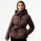 Płaszcz Damski | Pikowany krój z paskiem i kapturem - Arkadya Outlet - Coats