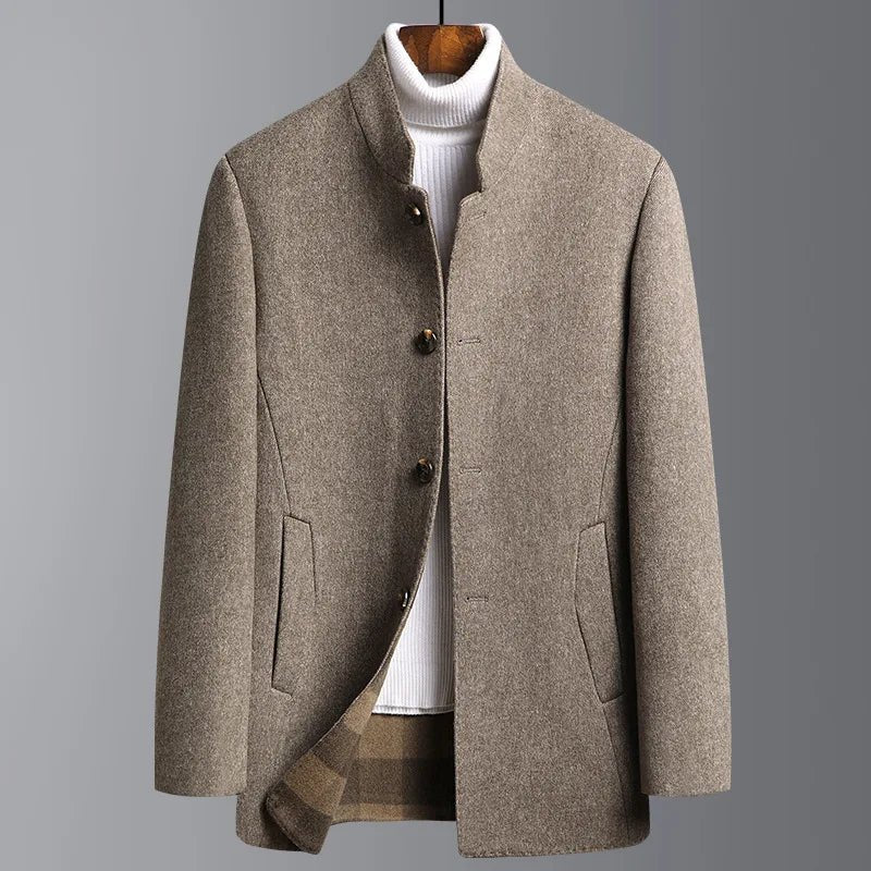 Płaszcz Męski | Regularny krój z kołnierzem stójką i guzikami - Arkadya Outlet - Coats