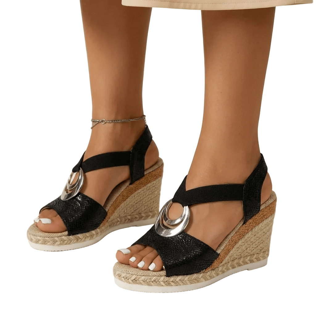 Sandały damskie na koturnie – pasek na kostce, platforma - Arkadya Outlet - Women Sandals