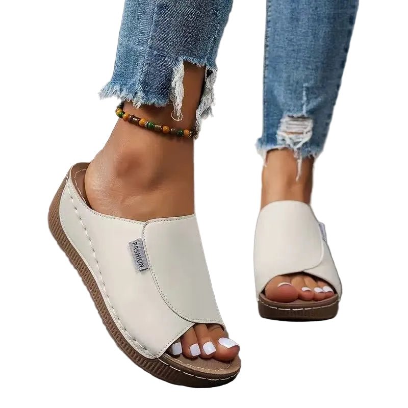Sandały damskie wsuwane na koturnie – odkryty nosek - Arkadya Outlet - Women Sandals