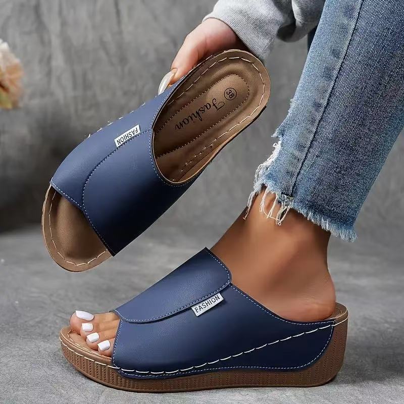 Sandały damskie wsuwane na koturnie – odkryty nosek - Arkadya Outlet - Women Sandals