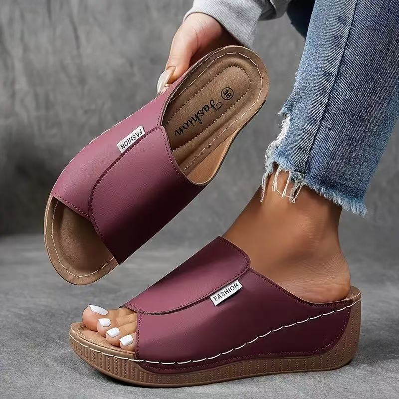 Sandały damskie wsuwane na koturnie – odkryty nosek - Arkadya Outlet - Women Sandals