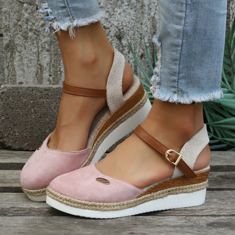Sandały damskie wsuwane – zaokrąglony nosek, pasek - Arkadya Outlet - Women Sandals